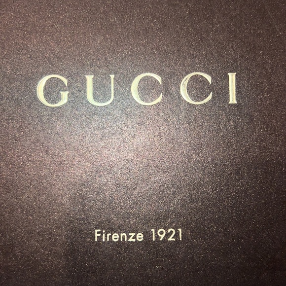 GUCCI black embossed zip around wallet. Brand new with dust bag and original box - Picture 7 of 8